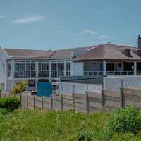 Outside View - White House Pearly Self Catering - Xplorioâ„¢ Gansbaai