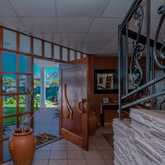 White House Pearly Self Catering - Xplorioâ„¢ Gansbaai