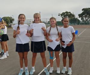 Netbalspelers opgeneemÂ in die Walkerbaai-netbalspal