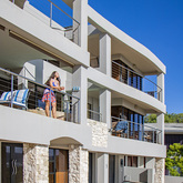 Exterior View - Whale Waters Self Catering Lodge - Xplorioâ„¢ Gansbaai