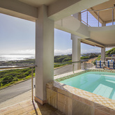 Sea View - Whale Waters Self Catering Lodge - Xplorioâ„¢ Gansbaai
