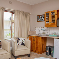 Kitchenette - Glass Tree B&B - Xplorioâ„¢ Bredasdorp