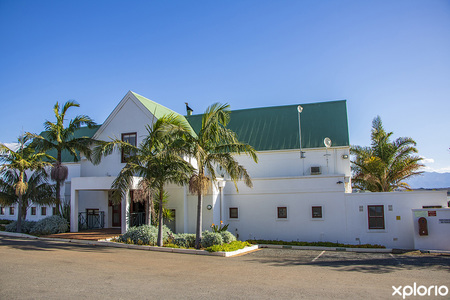 theewaterskloof_things_to_do_theewaterskollf_golf_club_outside_view_1687250548