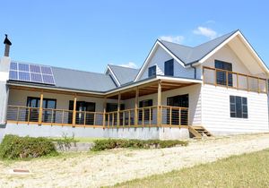 4 Bedroom Double-Storey House for Sale in Theewaterskloof: R4,975,000