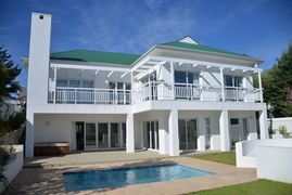4 Bedroom Golf Estate House for Sale in Theewaterskloof: R4,750,000
