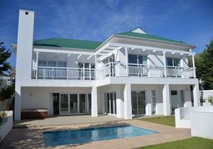 4 Bedroom Golf Estate House for Sale in Theewaterskloof: R4,750,000