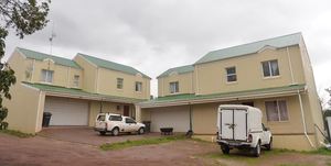 6 Bedroom Cluster House for Sale in Villiersdorp:Â R2,940,000