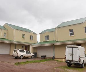 6 Bedroom Cluster House for Sale in Villiersdorp:Â R2,940,000