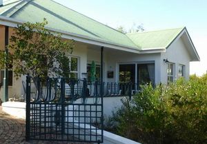 2 Bedroom House for Sale in Theewaterskloof: R2,500,000