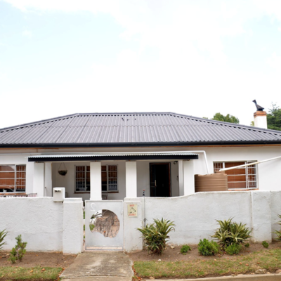 4 Bedroom House for Sale in Villiersdorp: R1,690,000