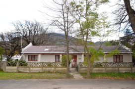 4 Bedroom House for Sale in Villiersdorp: R1,692,000