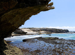 2. Waenhuiskrans Cave