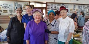 Uitgedos in die 70jare se klere