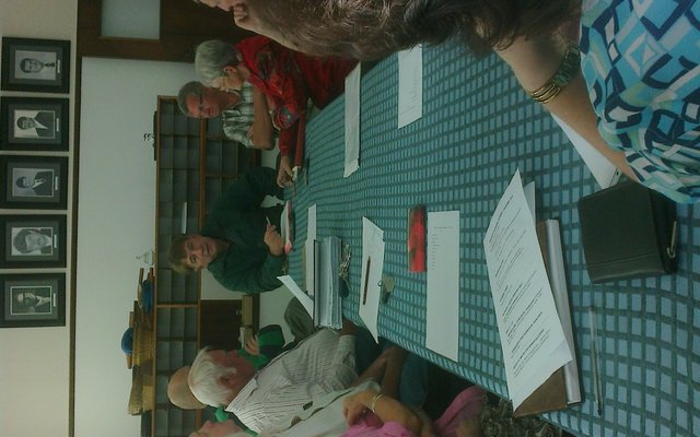 n Deel van die feeskomitee