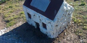 Monument at Gansbaai spring