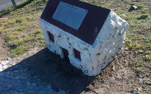 Monument at Gansbaai spring