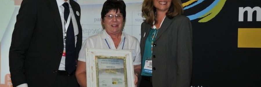 RT-Africa-2015-Overall-winner-Glenda-Kitley-middle-with-WESGRO-CEO-Tim-Harris-and-Heidi-van-der-Watt-MD-Better-Tourism-Africa