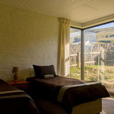 Oxalis Cottage mountainside bedroom