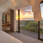 Luxurious Canopy Bed - Grootbos Private Nature Reserve - Xplorioâ„¢ Gansbaai 