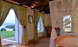 De Hoop's New Romantic Vlei Suites