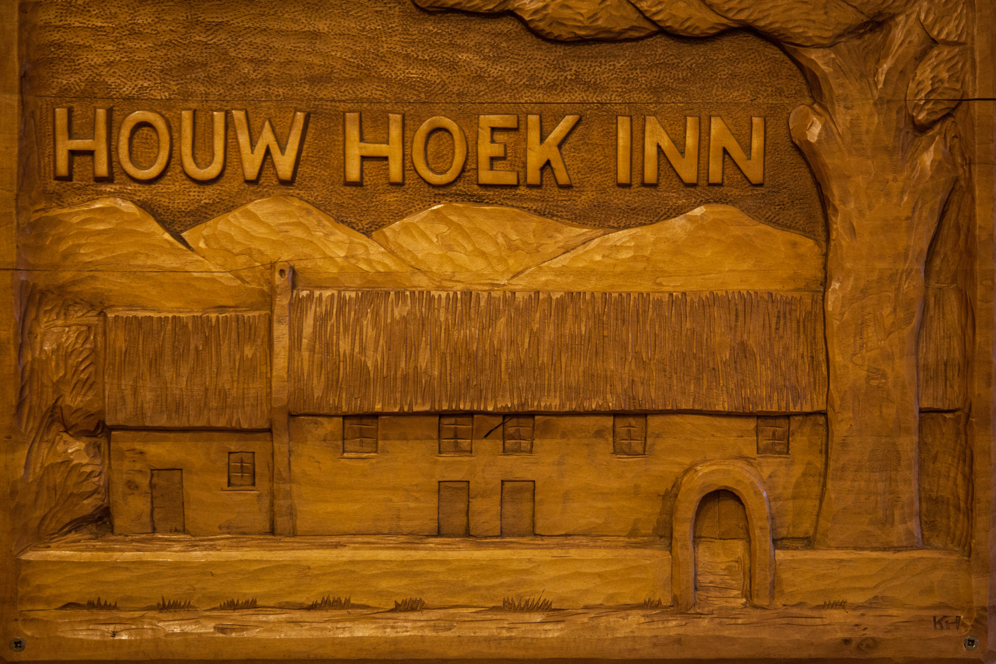 Grabouw-Elgin-Houw-Hoek-Inn-Sign-Wood