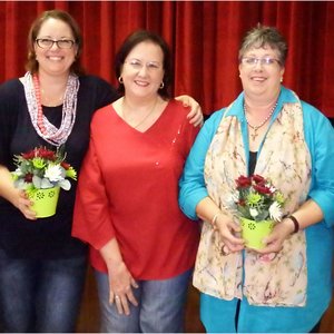 Die Kersmark bestuurslede, met vlnr Petro Trautman, Maryke van Rensburg, Linda Cilliers (organiseerder), Ilse Klopper en Rita Pio