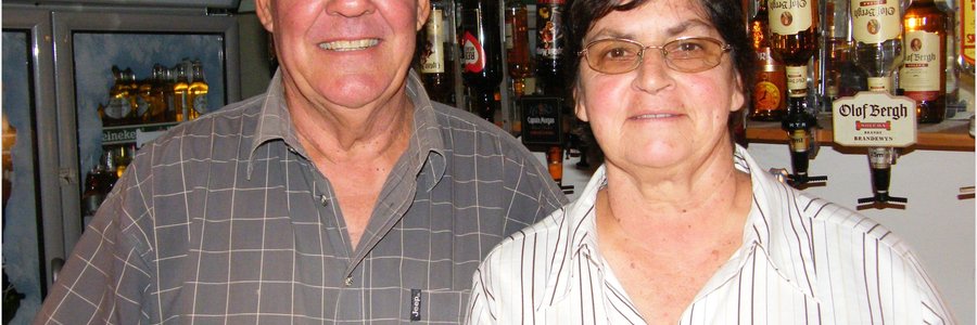 Ralph Gibbs saam met sy eggenote, Hannalene tydens Ralph se bekendstelling aan die Birkenhead Boothengelklub se lede 