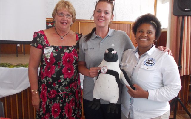 Rienie LÃ¼dick, Cari du Preez en Pinky Ngewe