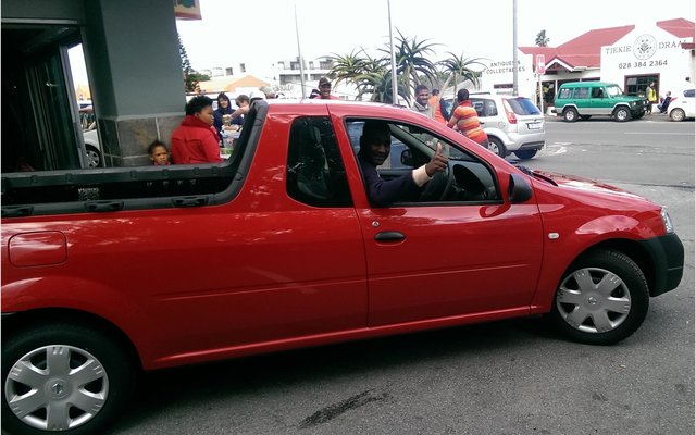 Cameron Padayachee van Gansbaai was die Wenner van â€˜n splinternuwe Nissan NP200 bakkie in die Win a Bakkie Promosie van die OK Groep. 