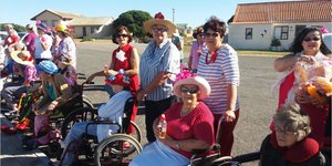 Gansbaai_In_blomme_getooi_vaar_HAS_strate_in_2