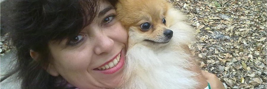 Liezel Mostert van Gansbaai Academia met haar hondjie, Angel wat intussen dood is, wat â€˜n pos as Departementshoof in Parow gekry het 