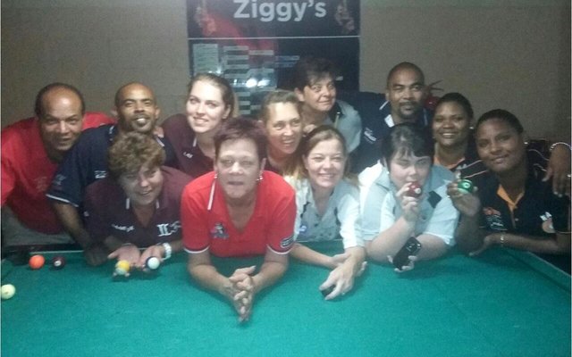 Voor vlnr is Sanet Basson, Suzette Brand, AdÃ©le Venter (kaptein), Selene Havenga en Brendeline Thomas. Middel vlnr is Frankie Bantom (bestuurder), Laylah Frick, Anneline van der Nest en Natasha Williams. Agter vlnr is Edward Visagie (skeidsregter), Melanie Smit en Reggie Jasper (skeidsregter).