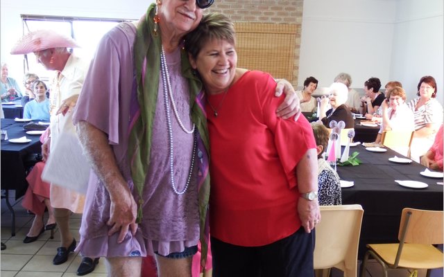 Ds Stoney Coetzee saam met die organiseerder, Aletta LÃ¶chner 