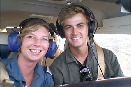 Tanya Kleynhans het saam met David Hanekom gevlieg om een van Davidâ€™hulle se vliegtuie na â€˜n ander lughawe te neem. â€œDit was ons eerste vlug saam en hy land nie te sleg nie!â€ - Tanya