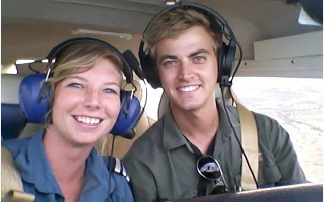 Tanya Kleynhans het saam met David Hanekom gevlieg om een van Davidâ€™hulle se vliegtuie na â€˜n ander lughawe te neem. â€œDit was ons eerste vlug saam en hy land nie te sleg nie!â€ - Tanya