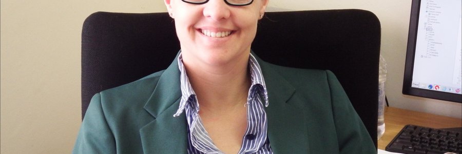 Tanya Smit met haar Springbokbaadjie as Potspelskeidsregter