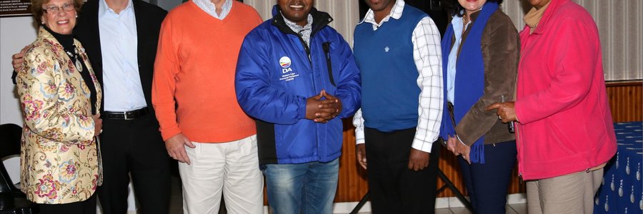 DA-lede Maandagaand by â€˜n vergadering in Franskraal van links, Raadsdame Nicolette Botha-Guthrie â€“ Overstrandse Uitvoerende Burgemeester, Lid van die Nasionale  Parlement, Dr Michael Cardo, Rdl Dudley Coetzee (Wyk 11), Lid van die Provinsiale Parlement, Masizole Mnqasela, Kandidaat  Rdl Andrew Komani, Rdl Riana de Coning (Wyk 2)  en Proporsionele Raadslid,  Moira Opperman (Wyk 2).