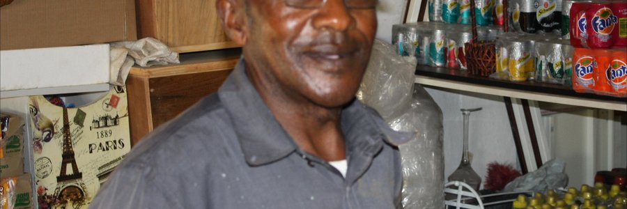 â€œOomâ€ Stoffel Rossouw  wat na 47 jaar diens af is met pensioen.