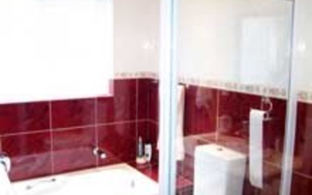 Downstairs full bathrooms