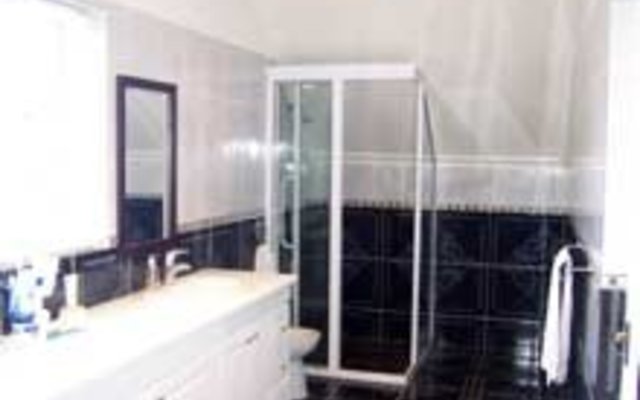 en-suite bathroom