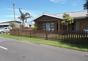 Stylish Home Available for December