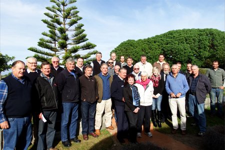 Die groot groep betrokkenes by die stigting van die Overberg Aviation Development Forum