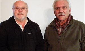 OÃ« wat praat beter as kop-en-skouers