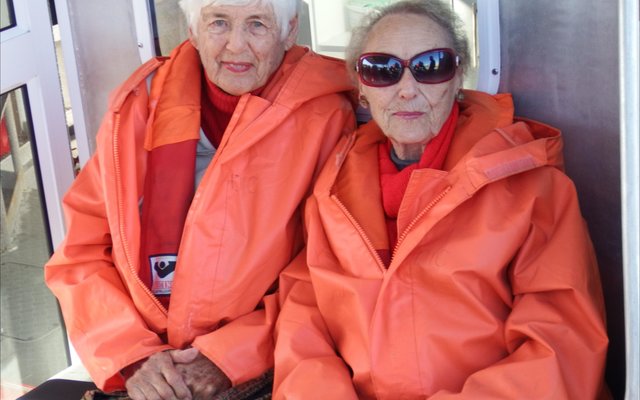 Dit was â€˜n eerste keer see toe vir Betsie van der Merwe en Hettie Lass van De Kelders. Betsie het op 14 Junie 90 geword en Hettie word op 4 Julie 88. Tussen diÃ© twee se verjaardae het hulle op 22 Junie die voorreg geniet om op Dream Catcher van Wilfred Chivell see toe te gaan. Hierdie twee kan nie uitgepraat raak oor hul wedervaringe nie en, sowaar, nie een van hulle het seesiek geraak nie!