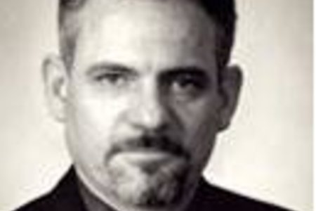 Bekroonde skrywer, Deon Opperman, wat Gansbaai Dinsdag by die Leeskring kom besoek.