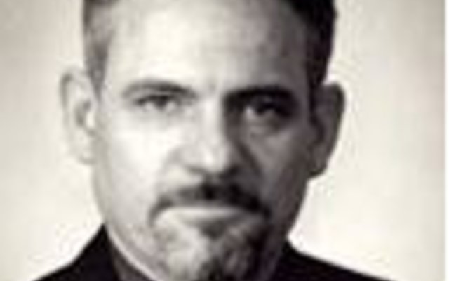 Bekroonde skrywer, Deon Opperman, wat Gansbaai Dinsdag by die Leeskring kom besoek.