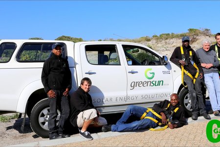 Die Green Sun-span van links Odwa, JandrÃ© Swanepoel, Appreciate, Simba, Dr Christo Barnard van Romansbaai en Xavier Louw.