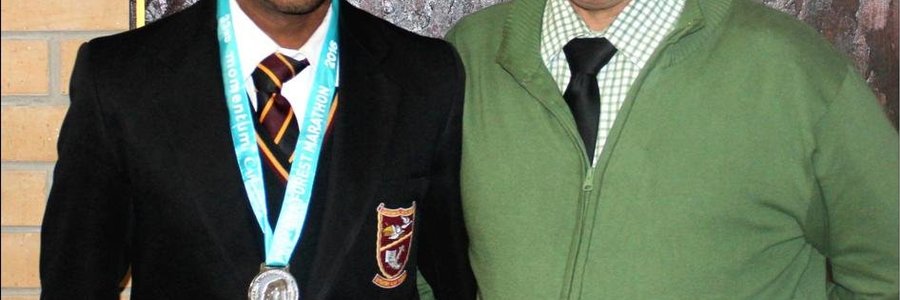 Marco Maarman saam met sy onderwyser, mnr Gillion.