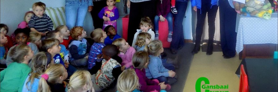 Overstrandâ€™s Mayor, Alderlady Nicolette Botha-Guthrie (right) with Councillor Riana de Coning at De Kleine Gansies Pre-primary School after the hand-over of caps and mittens.