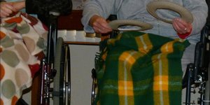  Katrina Matthee saam met Rona Smit wat fokus op die paaltjie